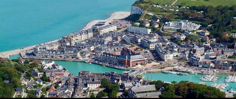 Maison - 270 m² - 8 pièces