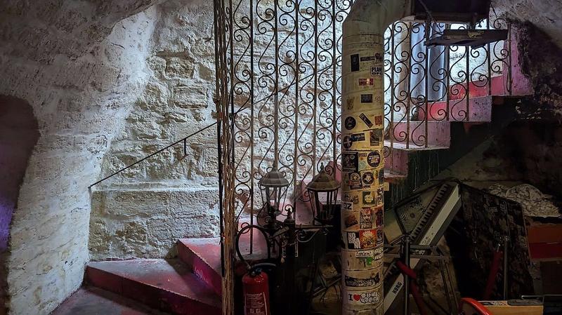 Magasins - 200 m² - 3 pièces