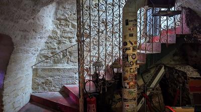 Magasins - 200 m² - 3 pièces