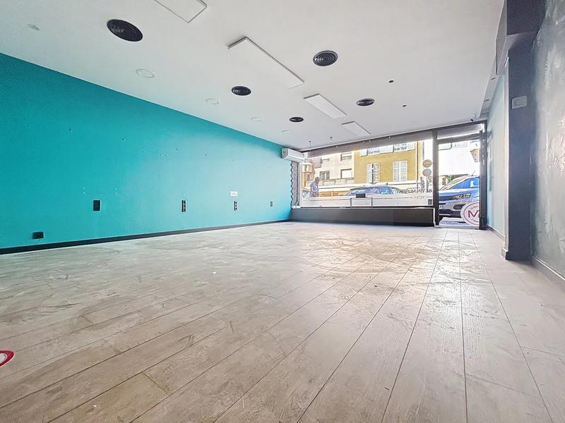 Local commercial - 55 m² - 2 pièces