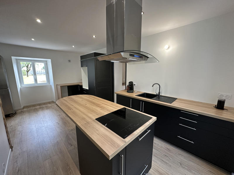 Maison - 205 m² - 5 pièces