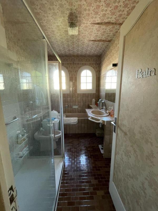 Maison traditionnelle - 244 m² - 7 pièces