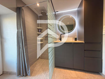 Maison - 166 m² - 8 pièces