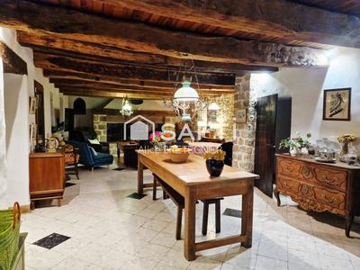 Maison - 280 m² - 10 pièces