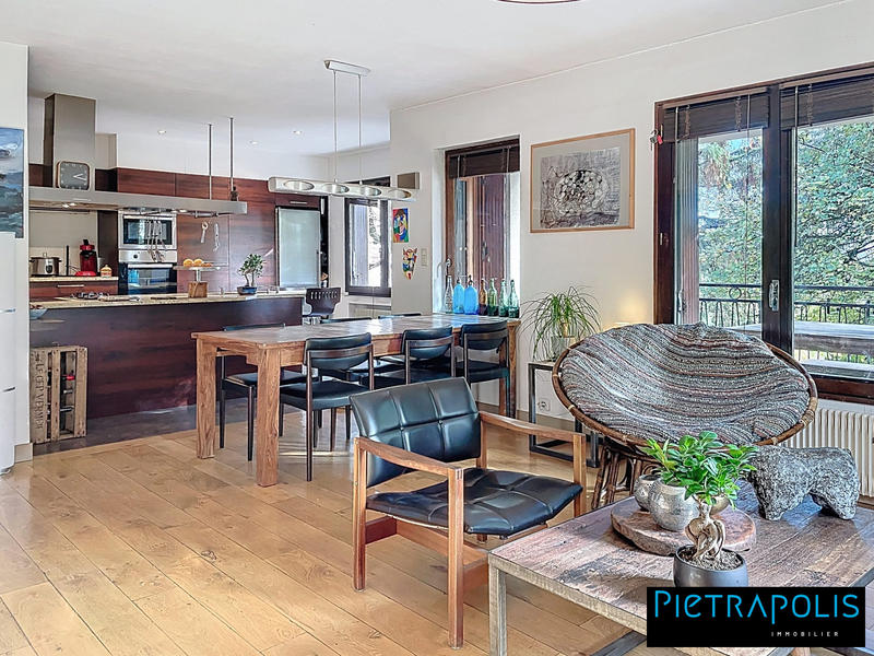 Maison ancienne - 196 m² - 8 pièces