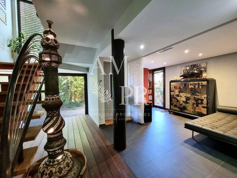 Villa - 301 m² - 8 pièces