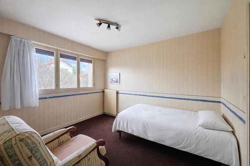 Maison - 253 m² - 7 pièces