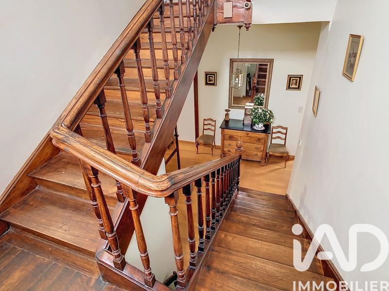 Maison - 260 m² - 10 pièces