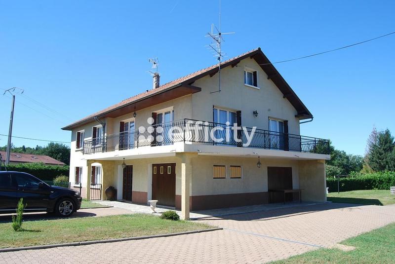 Maison - 275 m² - 16 pièces