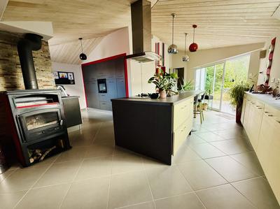 Maison - 209 m² - 6 pièces