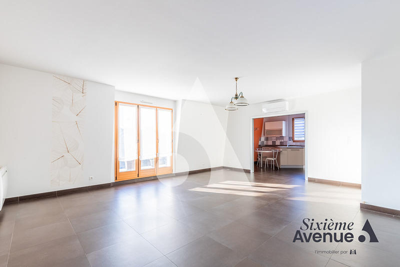 Appartement - 95 m² - 5 pièces