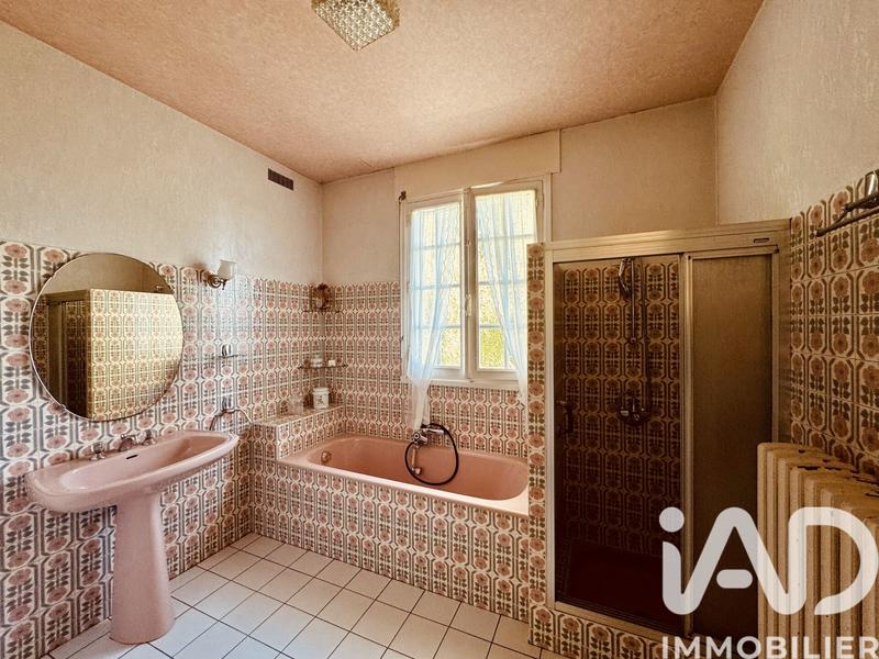 Maison - 230 m² - 8 pièces