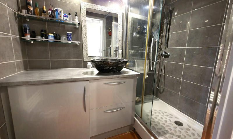 Appartement - 80 m² - 2 pièces