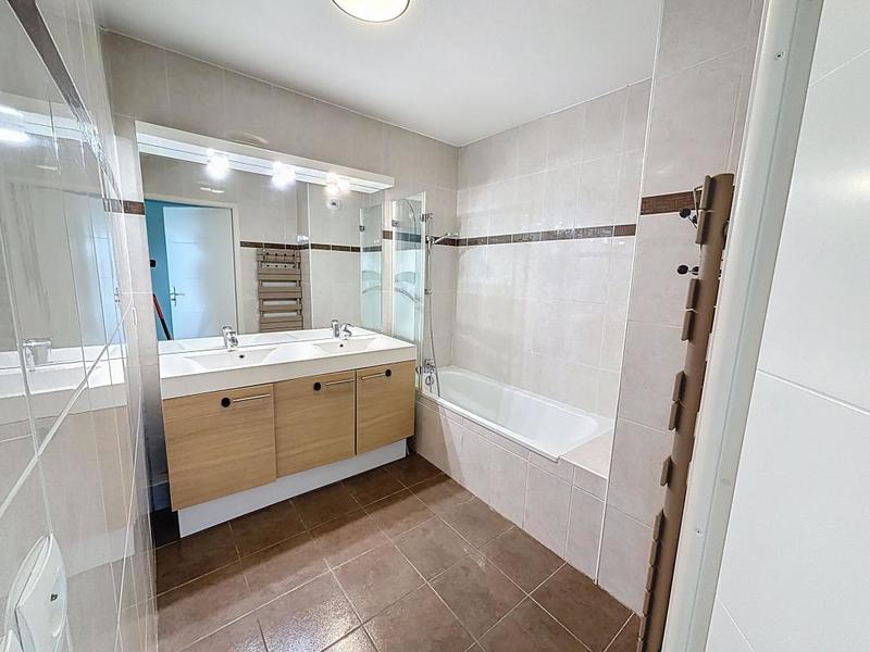 Appartement - 75 m² - 3 pièces