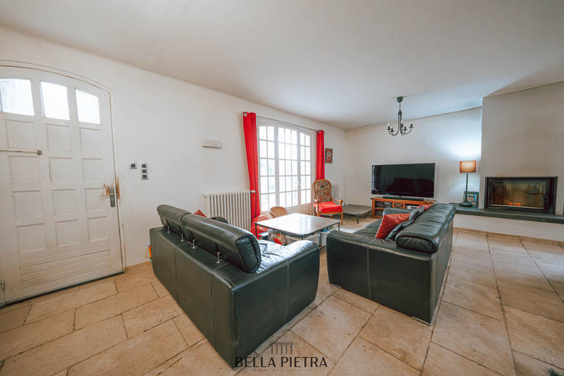 Maison - 351 m² - 15 pièces