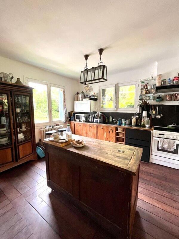 Maison - 170 m² - 9 pièces