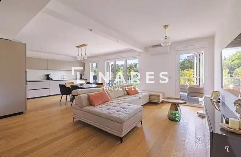 Appartement - 83 m² - 2 pièces