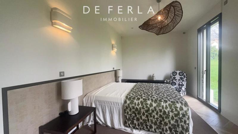 Demeure - 50 m² - 10 pièces