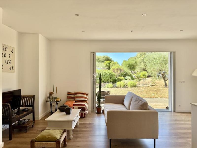 Maison - 98 m² - 5 pièces