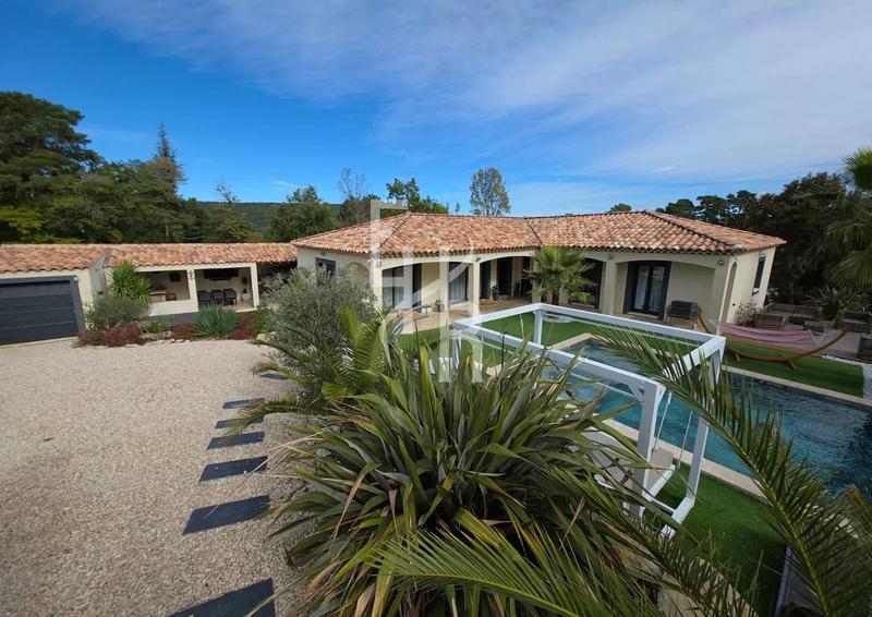 Maison - 162 m² - 5 pièces