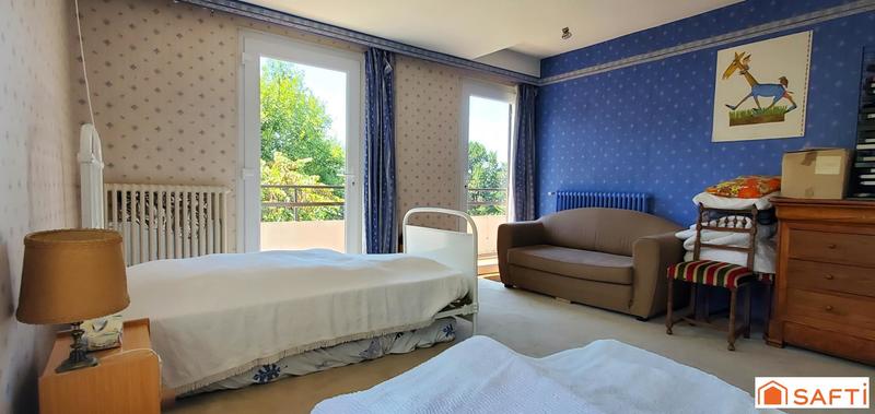 Propriété - 210 m² - 7 pièces