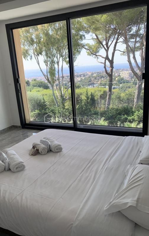 Maison - 370 m² - 7 pièces