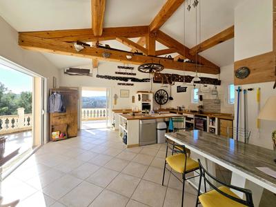 Maison - 190 m² - 7 pièces