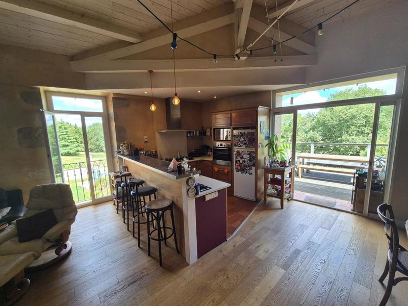 Propriété - 400 m² - 10 pièces