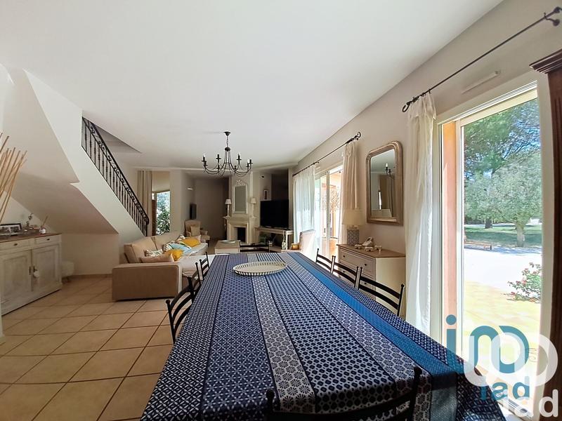 Maison - 214 m² - 8 pièces