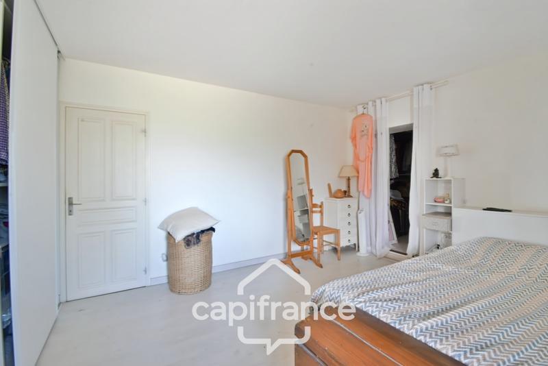 Maison - 220 m² - 6 pièces