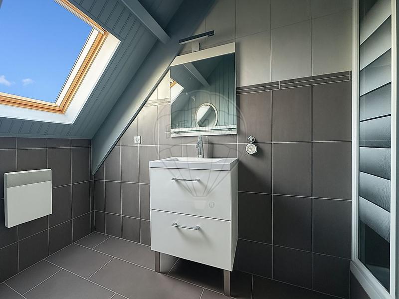 Maison - 93 m² - 6 pièces