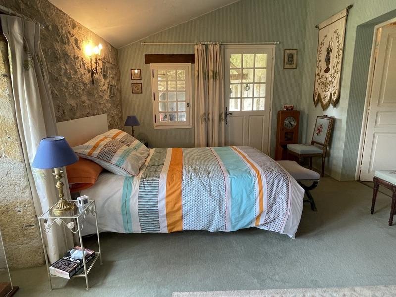 Maison - 365 m² - 8 pièces