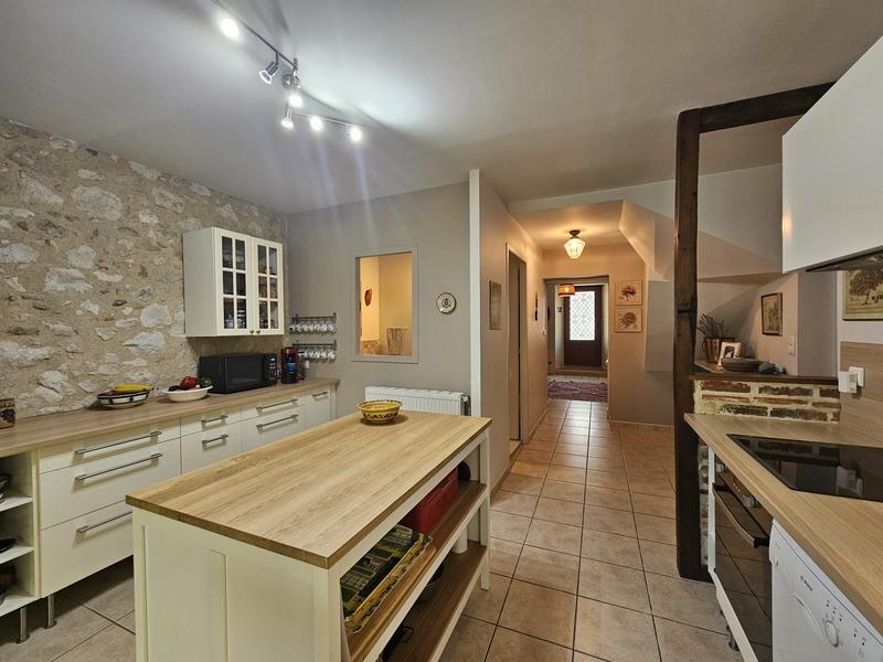 Maison traditionnelle - 157 m² - 4 pièces