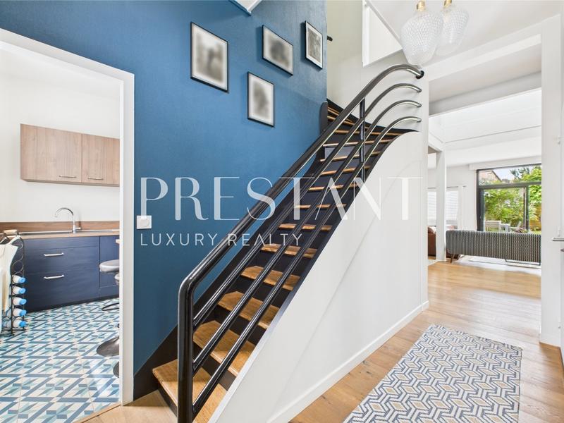 Maison - 195 m² - 8 pièces