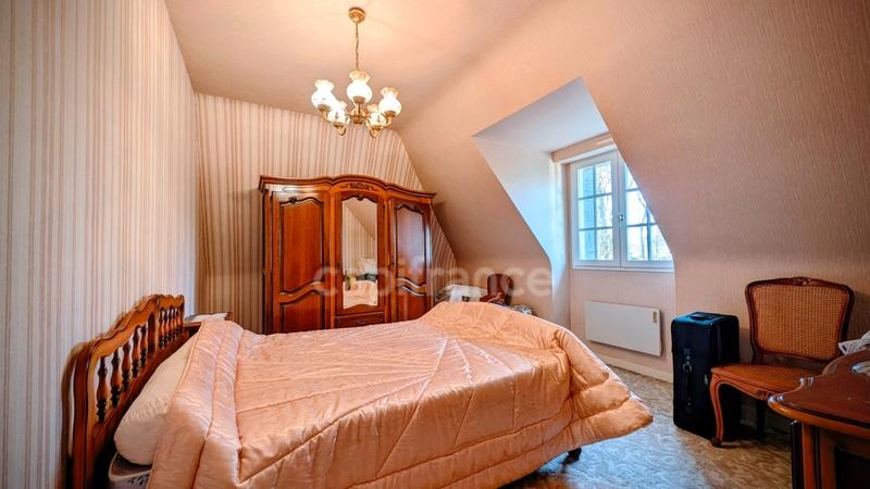 Maison - 172 m² - 7 pièces