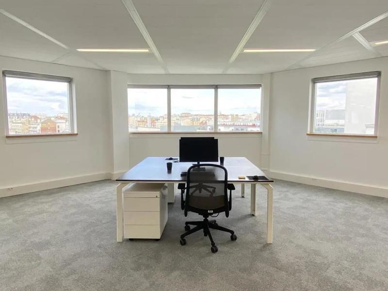 Bureau - 2 645 m²