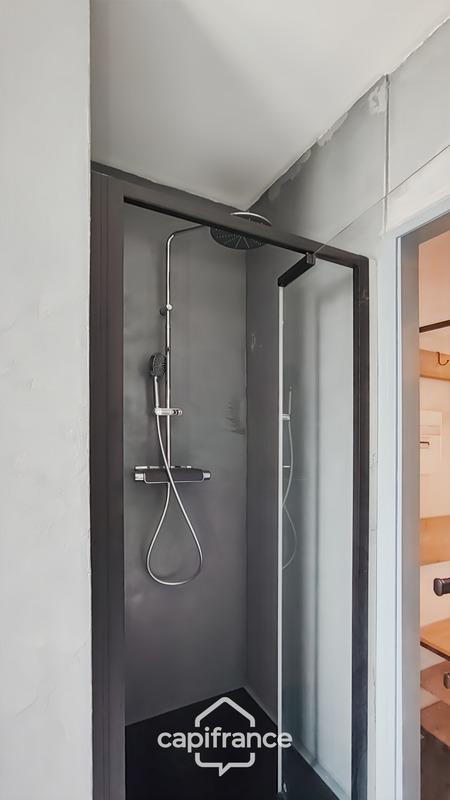 Fonds de commerce - 1 247 m²