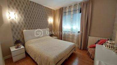 Maison - 235 m² - 8 pièces