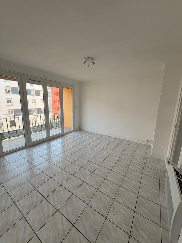 Appartement - 64 m² - 4 pièces