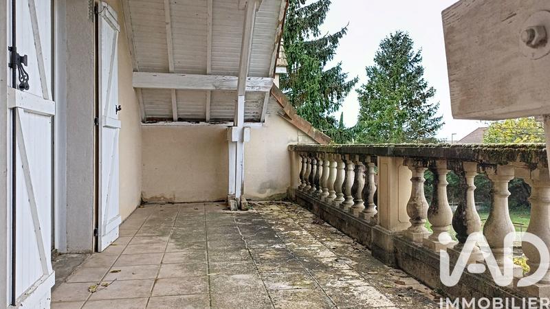 Maison - 244 m² - 9 pièces