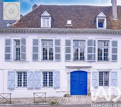 Maison - 293 m² - 11 pièces