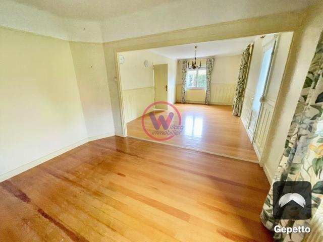 Maison - 200 m² - 7 pièces