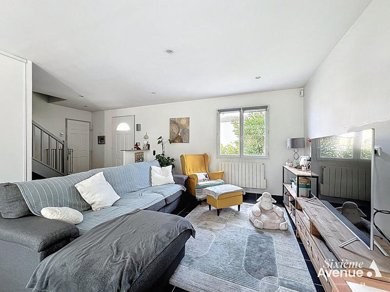 Maison - 95 m² - 5 pièces