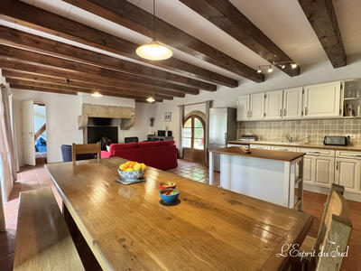 Maison traditionnelle - 1 m² - 6 pièces