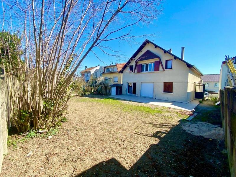 Maison - 230 m² - 7 pièces