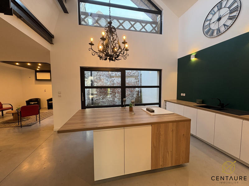 Loft - 117 m² - 5 pièces