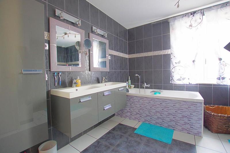 Maison - 170 m² - 6 pièces