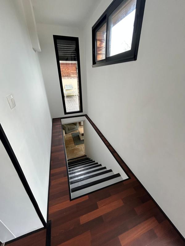 Villa - 216 m² - 9 pièces