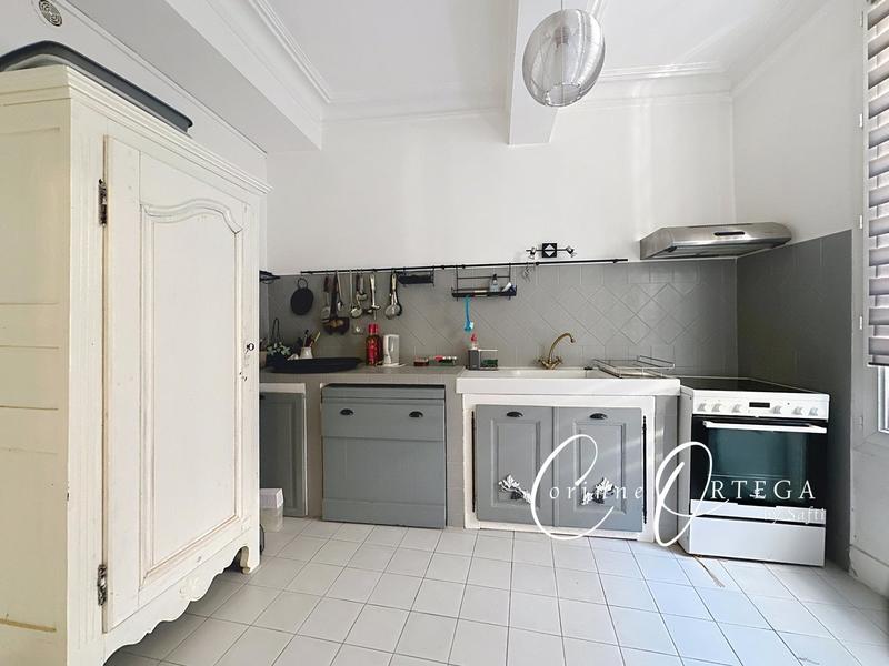 Maison - 220 m² - 7 pièces