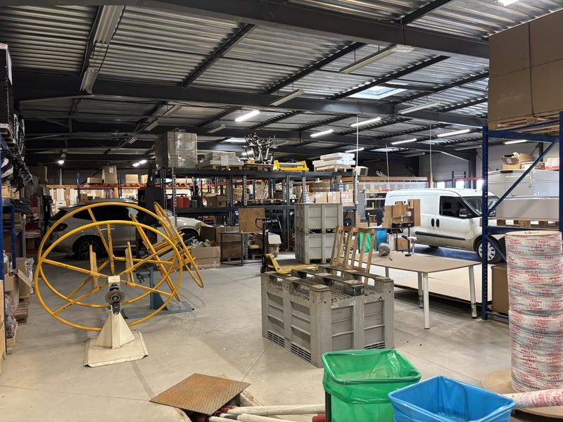 Local d'activités - 1 000 m²